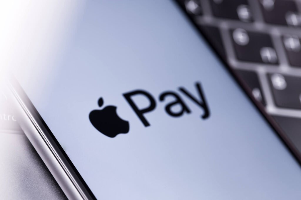 Apple Pay – Seamless Payments for iOS Users,digital wallets in the UK,digital wallet UK,UK mobile wallets,best payment apps,secure payment apps,mobile payment apps UK,contactless payments UK,online payment security,fintech apps UK,money transfer apps,Apple Pay UK,Google Wallet UK,PayPal UK,Revolut app UK,Monzo banking app, Mid Monday Banking News